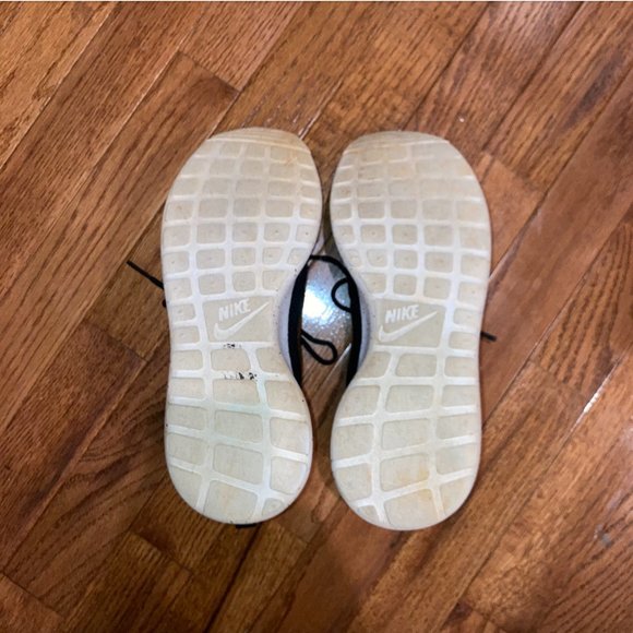 Nike Roshe Sneakers - Black and Gold - Picture 3 of 3